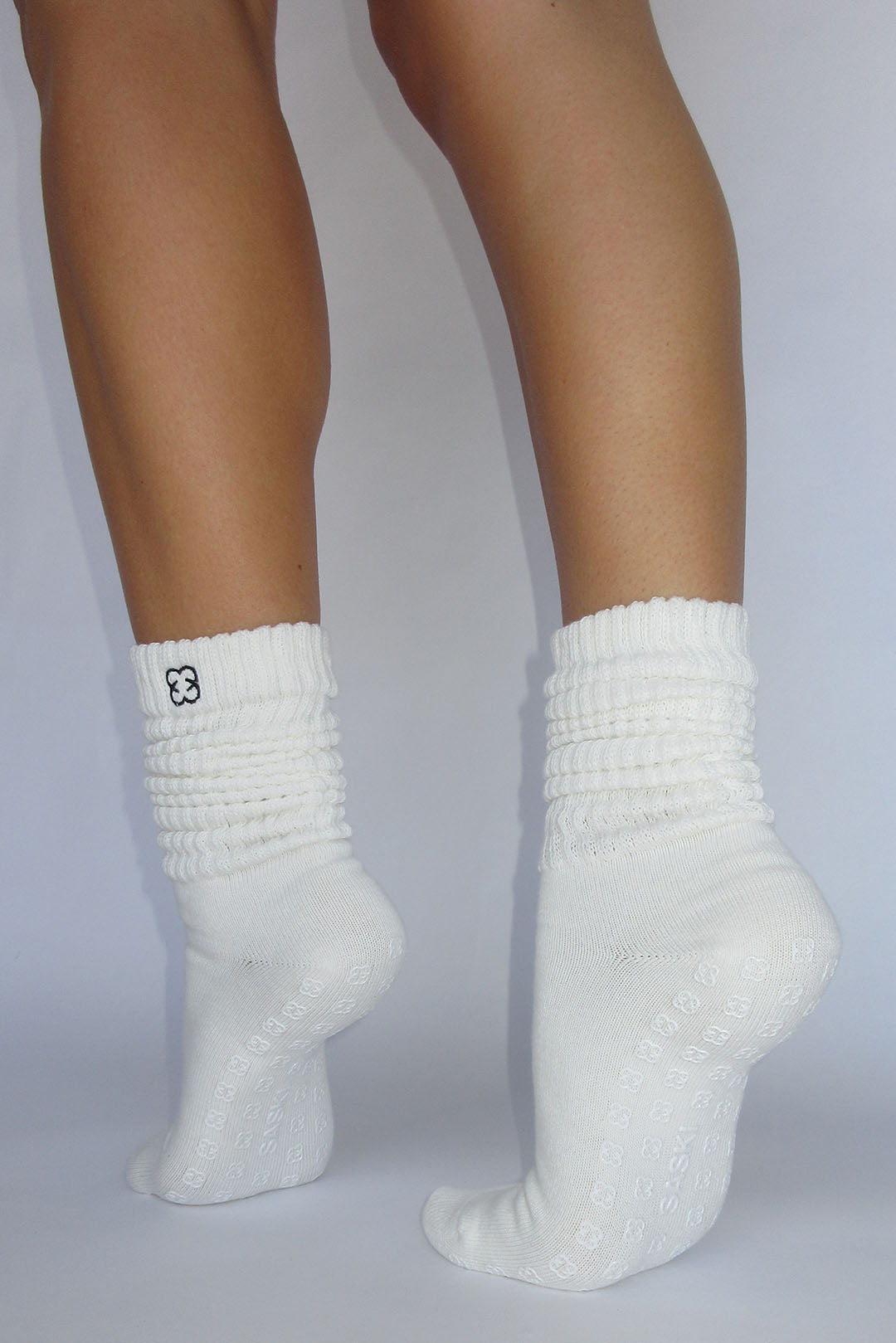 Slouchy Grip Socks | White