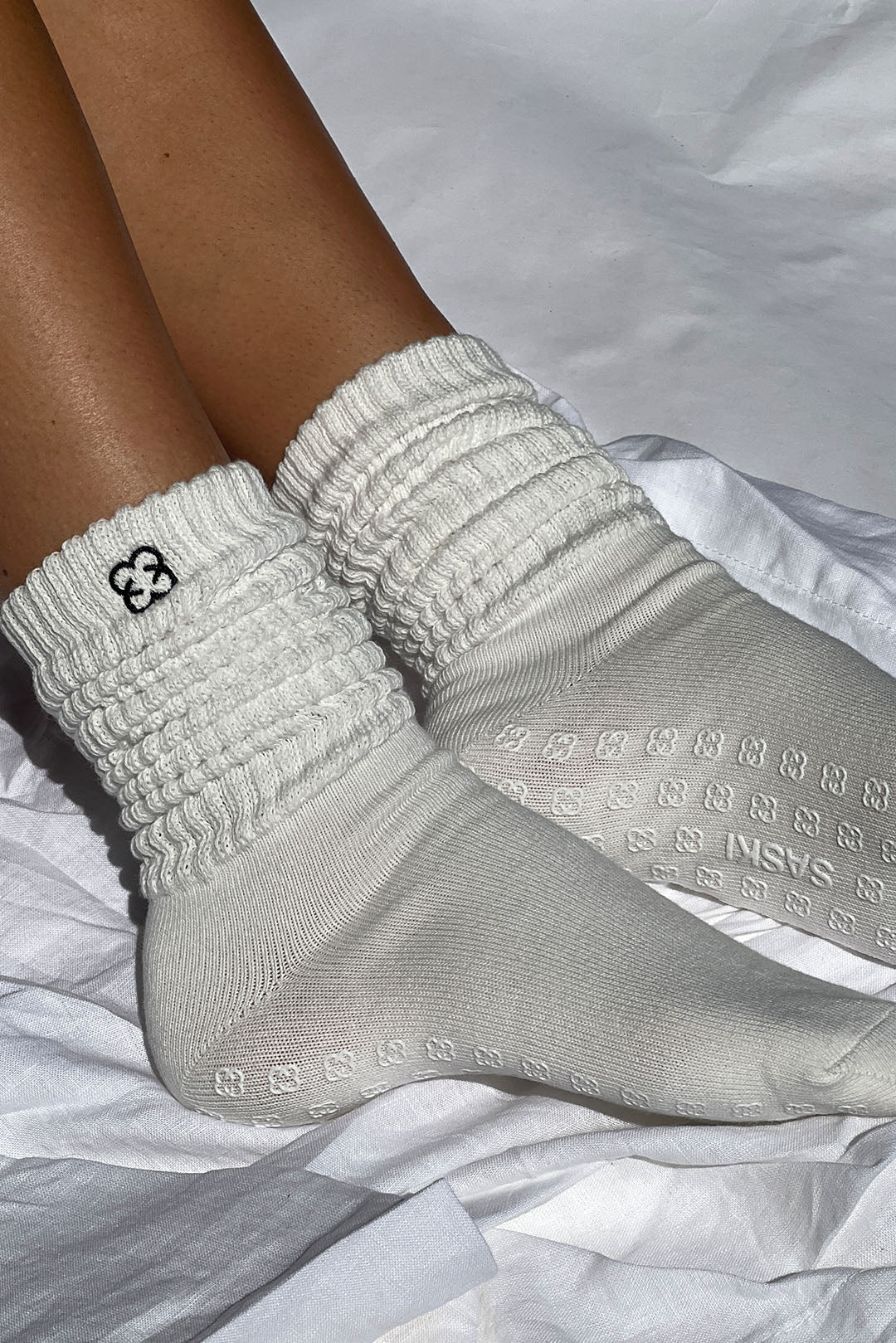 Slouchy Grip Socks | White