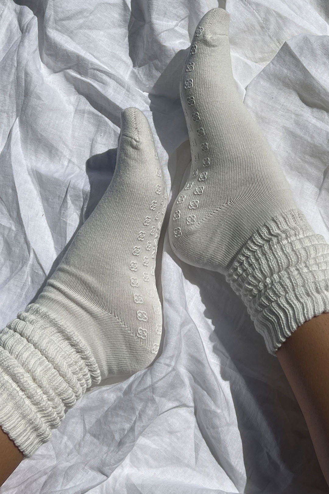 Slouchy Grip Socks | White